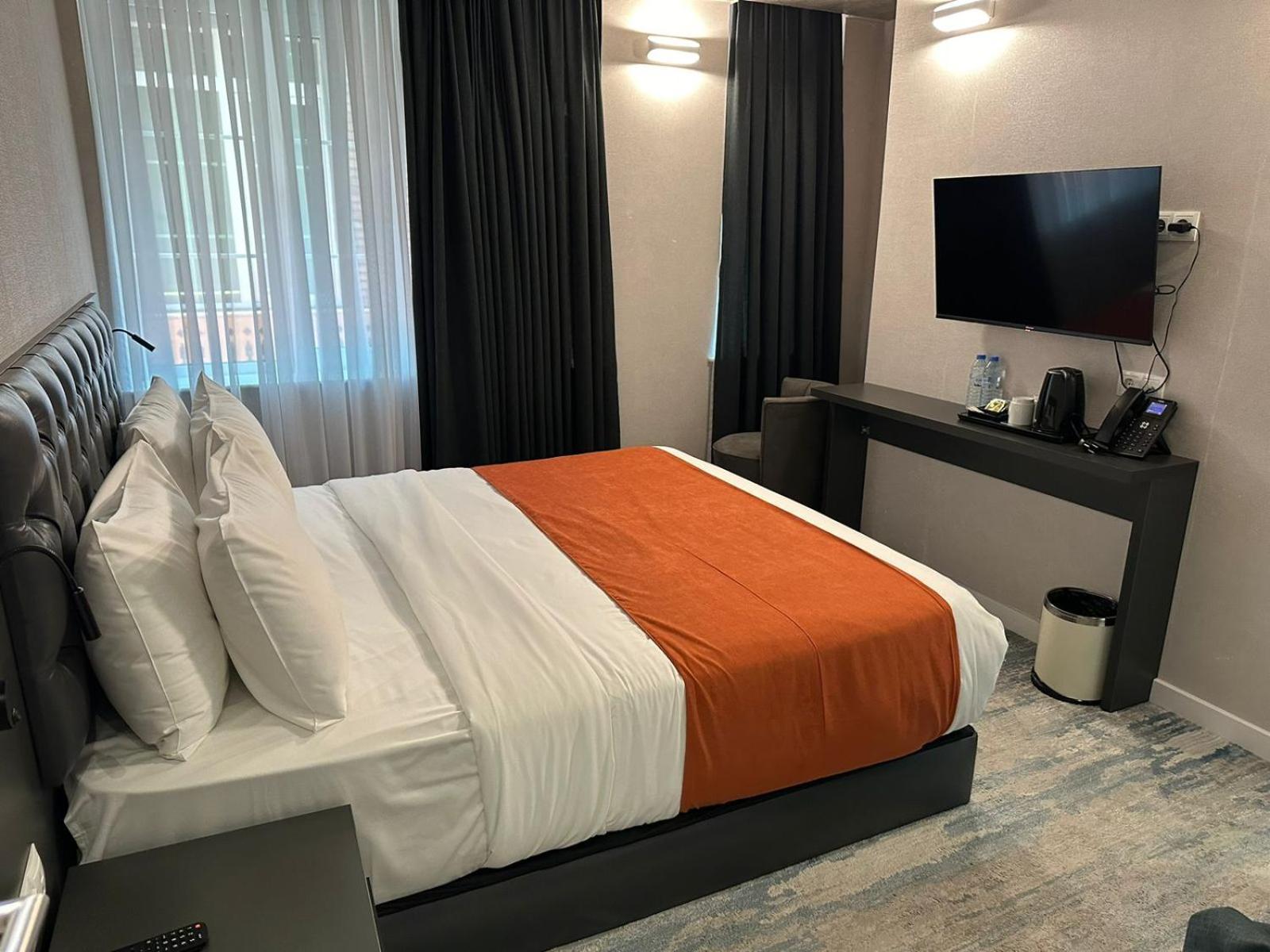 M 1 T Hotel Tbilisi Bagian luar foto