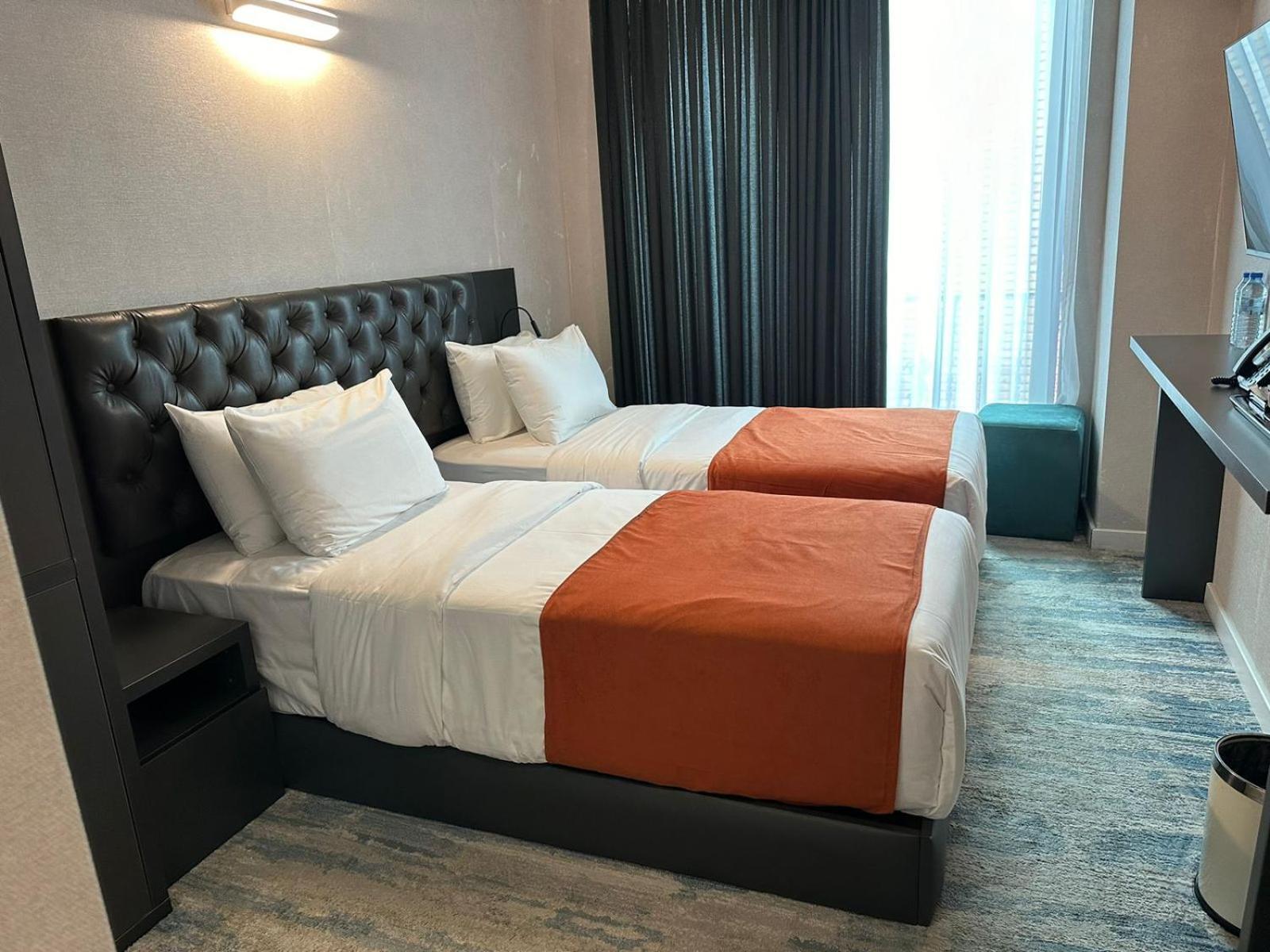 M 1 T Hotel Tbilisi Bagian luar foto