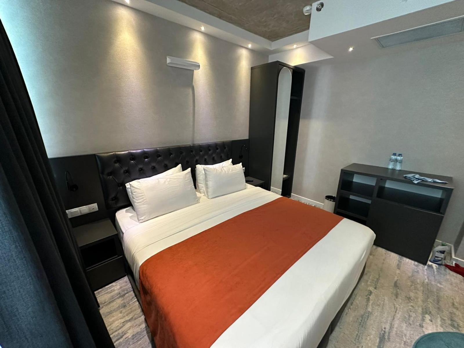 M 1 T Hotel Tbilisi Bagian luar foto