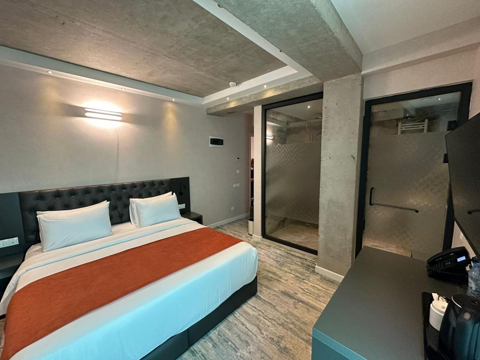 M 1 T Hotel Tbilisi Bagian luar foto