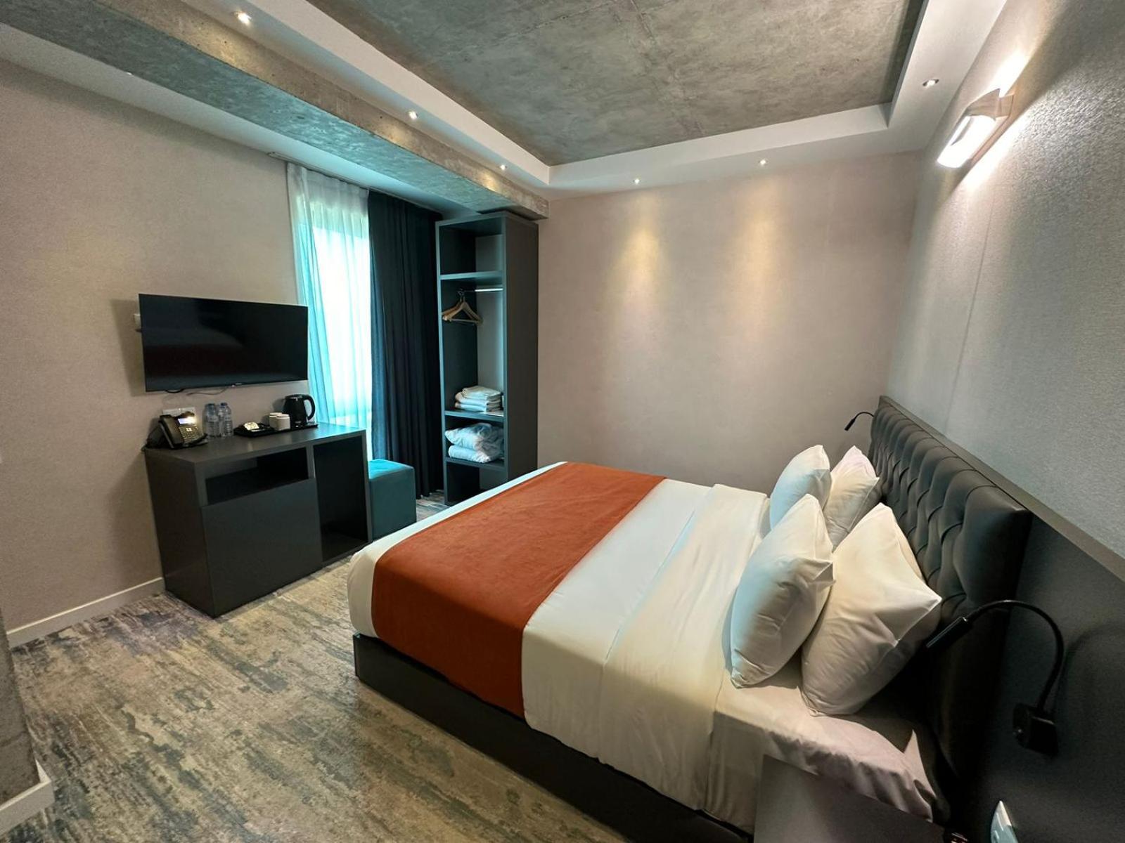 M 1 T Hotel Tbilisi Bagian luar foto