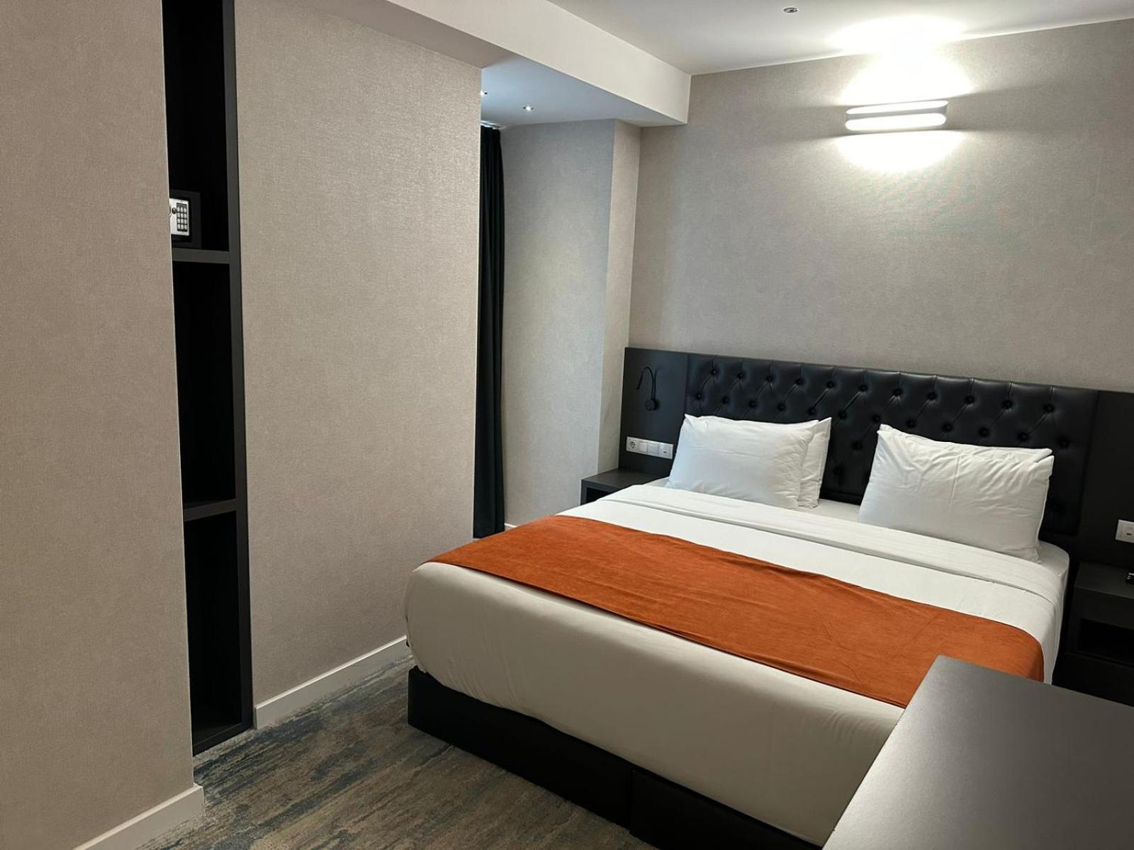 M 1 T Hotel Tbilisi Bagian luar foto