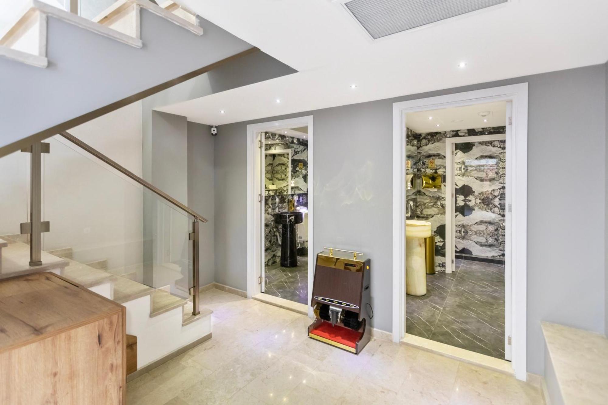 M 1 T Hotel Tbilisi Bagian luar foto
