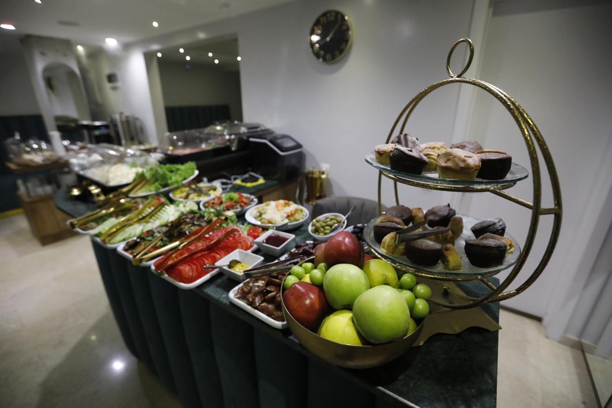 M 1 T Hotel Tbilisi Bagian luar foto