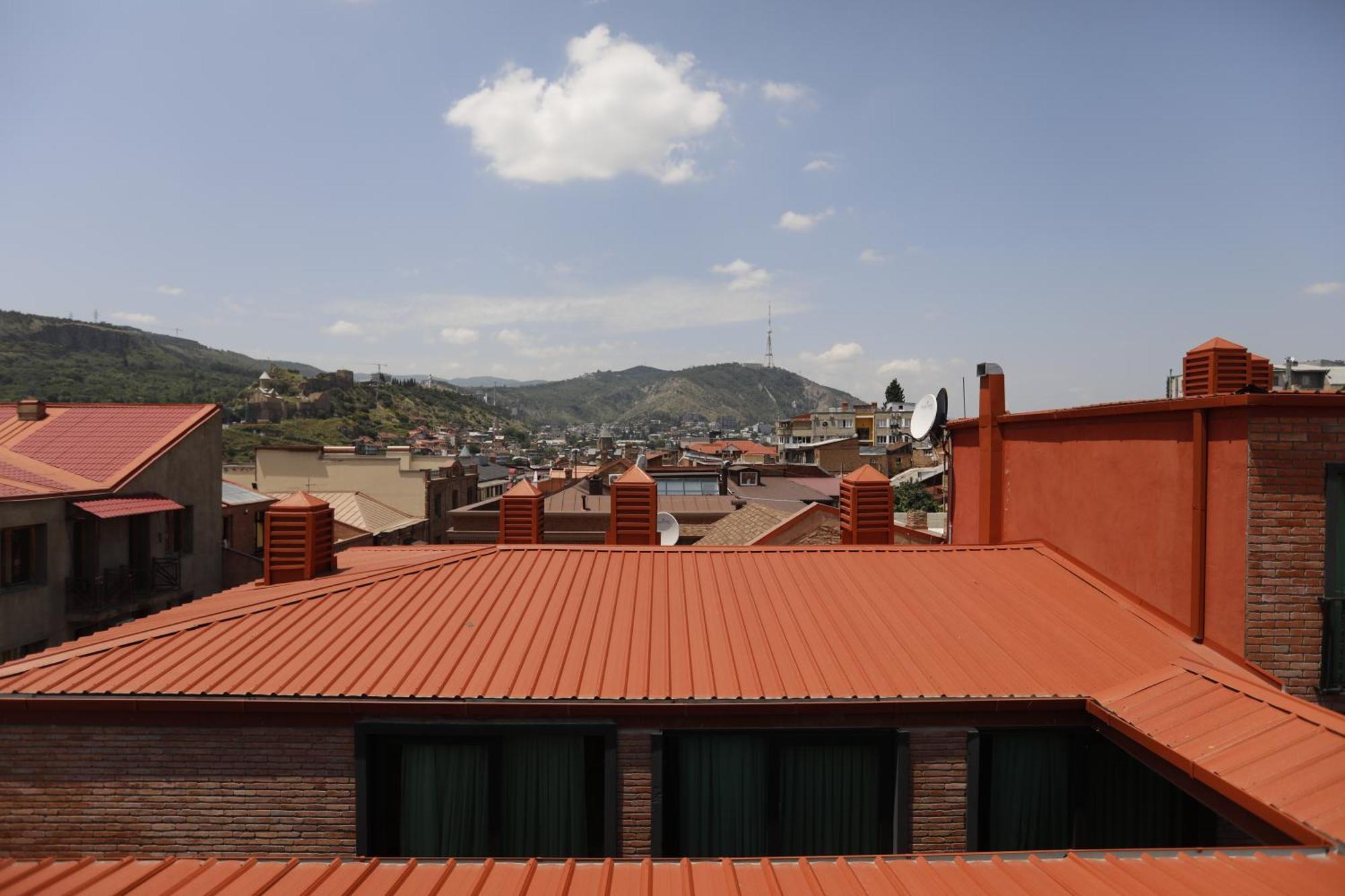 M 1 T Hotel Tbilisi Bagian luar foto