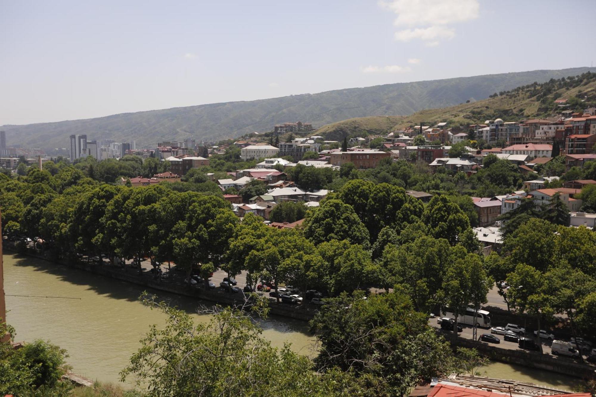 M 1 T Hotel Tbilisi Bagian luar foto