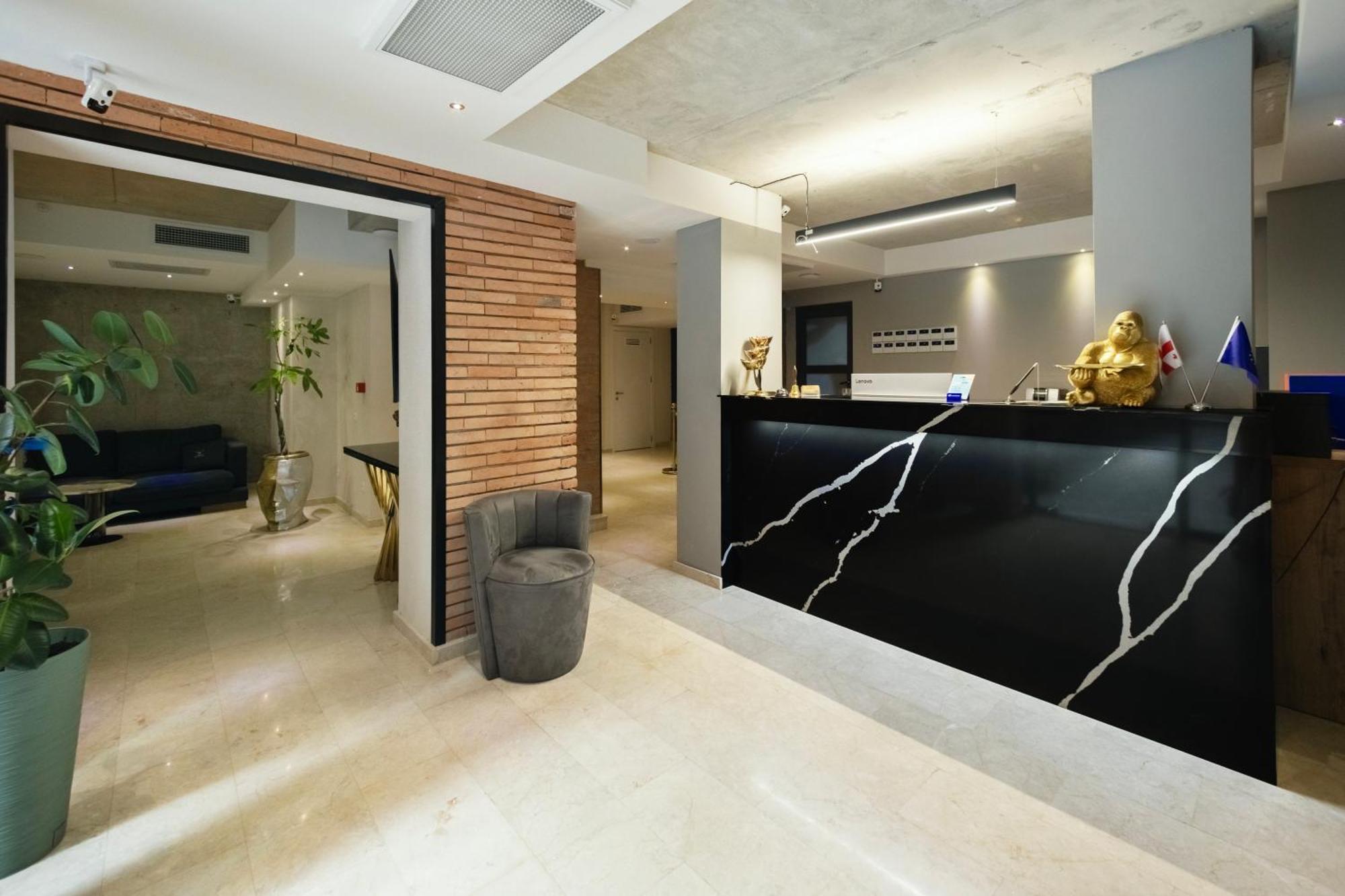 M 1 T Hotel Tbilisi Bagian luar foto