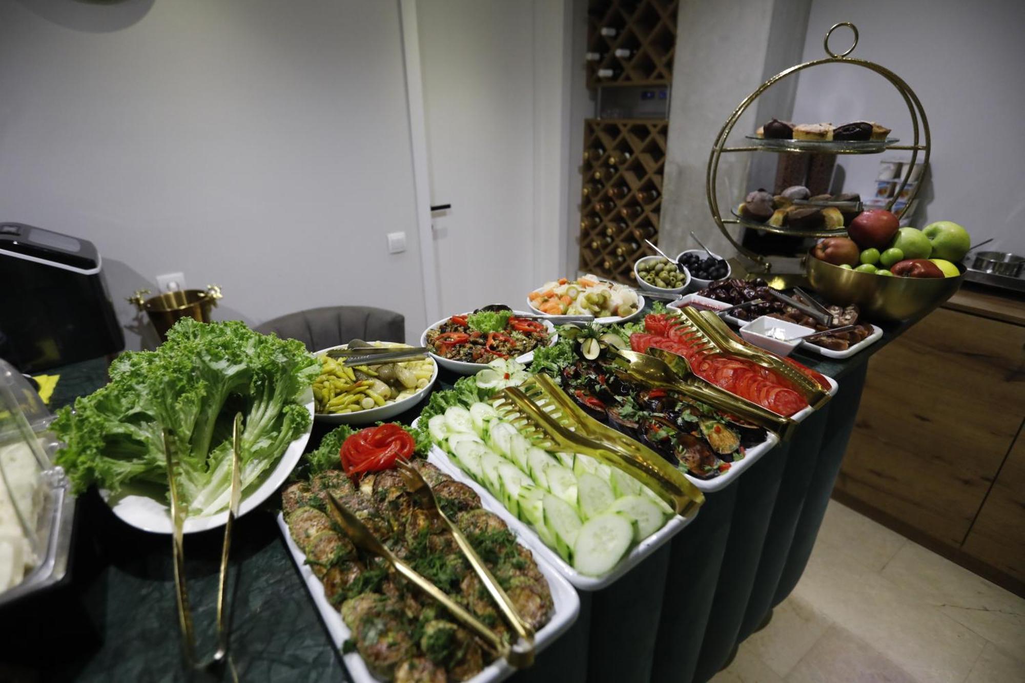 M 1 T Hotel Tbilisi Bagian luar foto