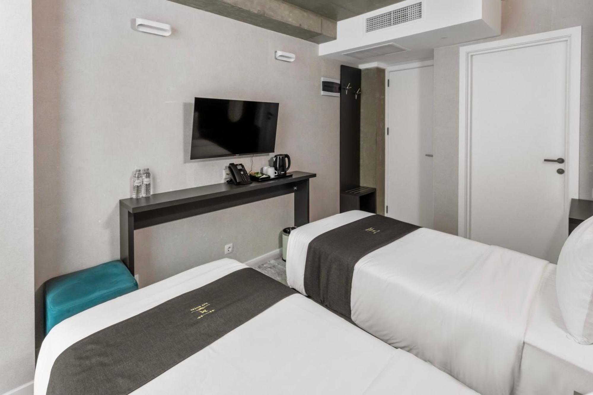M 1 T Hotel Tbilisi Bagian luar foto