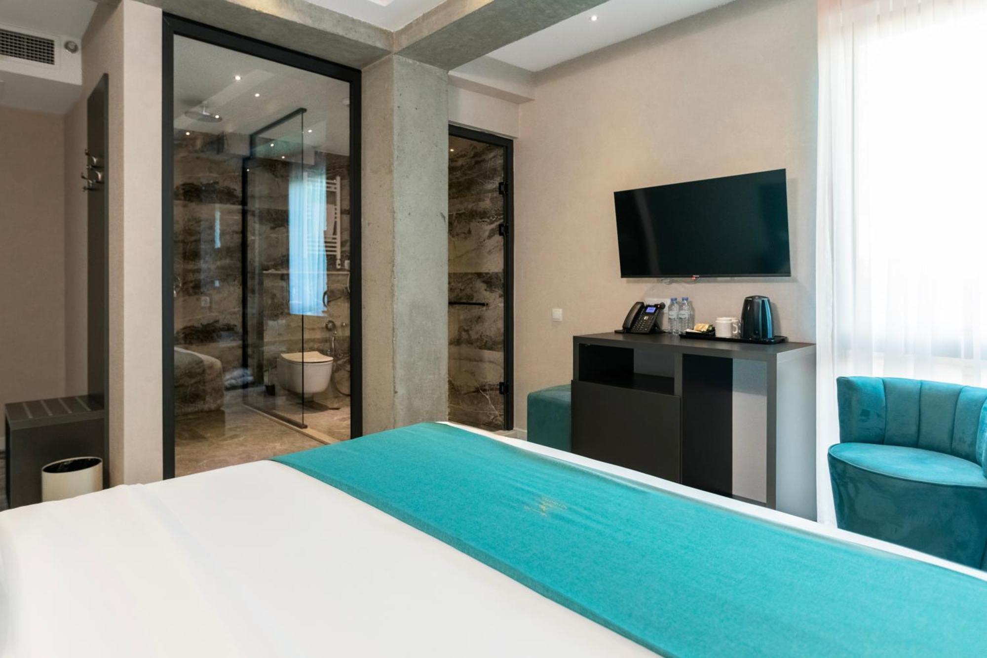 M 1 T Hotel Tbilisi Bagian luar foto