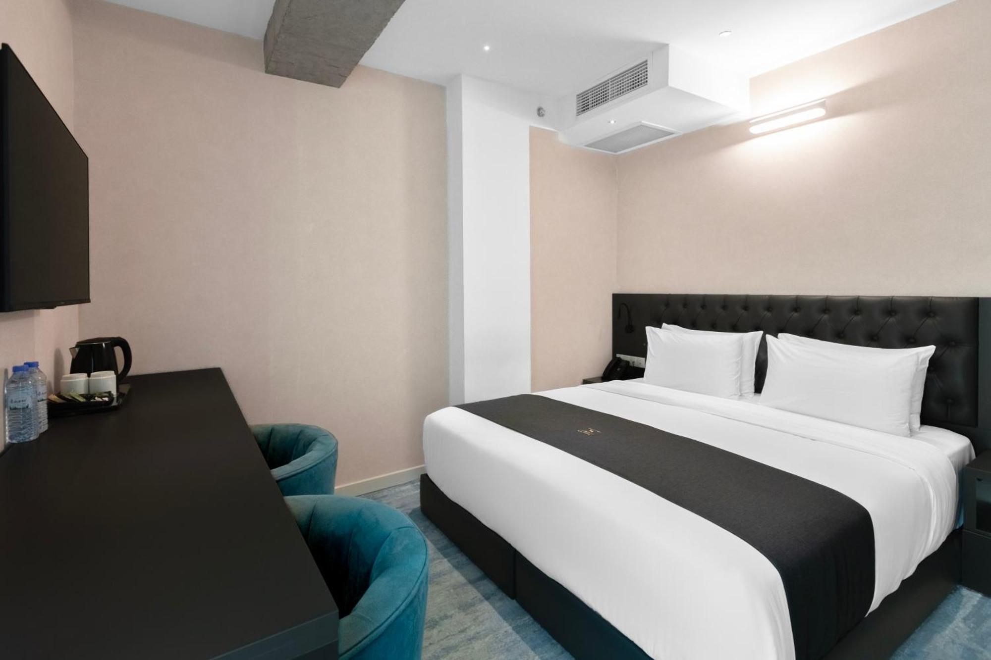 M 1 T Hotel Tbilisi Bagian luar foto