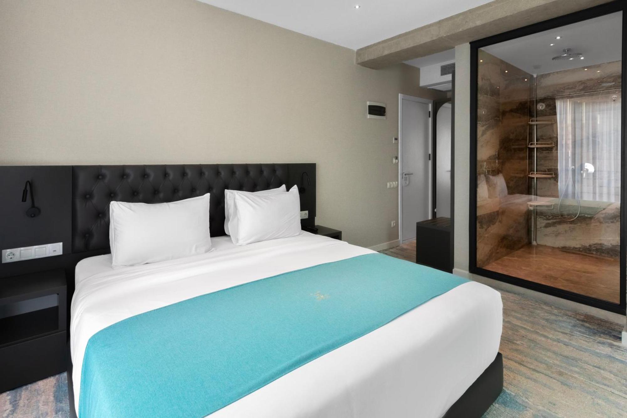 M 1 T Hotel Tbilisi Bagian luar foto