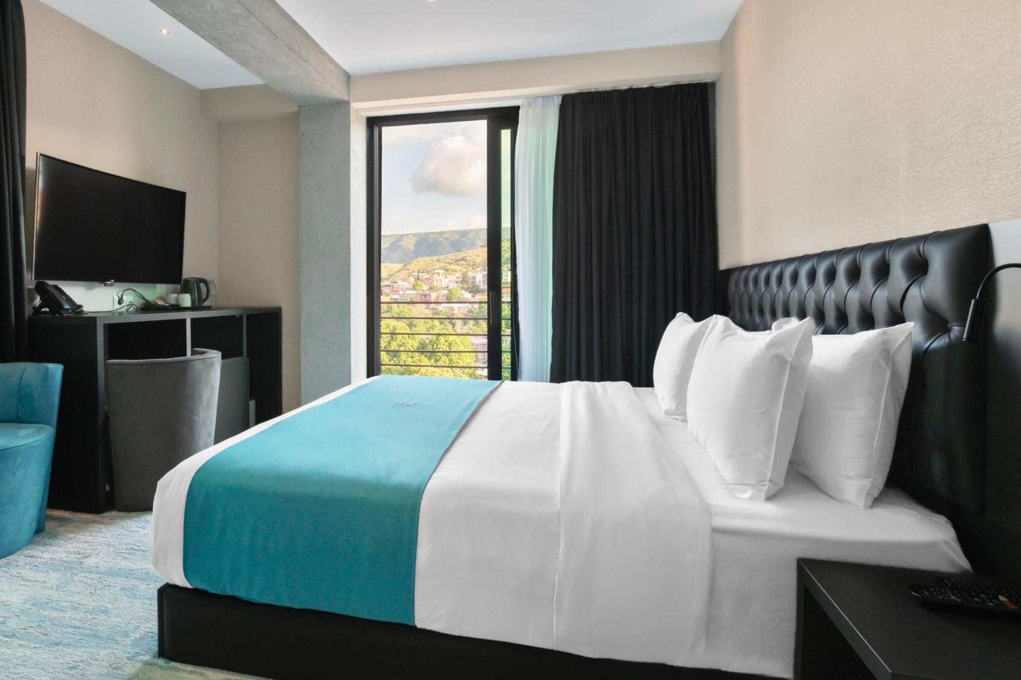 M 1 T Hotel Tbilisi Bagian luar foto