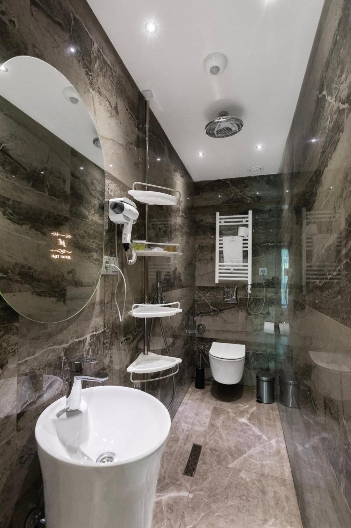 M 1 T Hotel Tbilisi Bagian luar foto