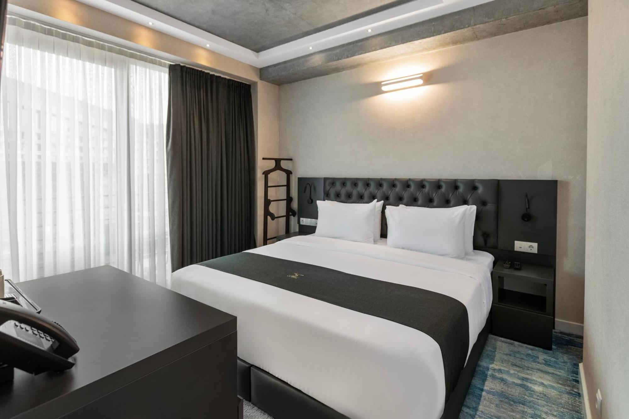 M 1 T Hotel Tbilisi Bagian luar foto