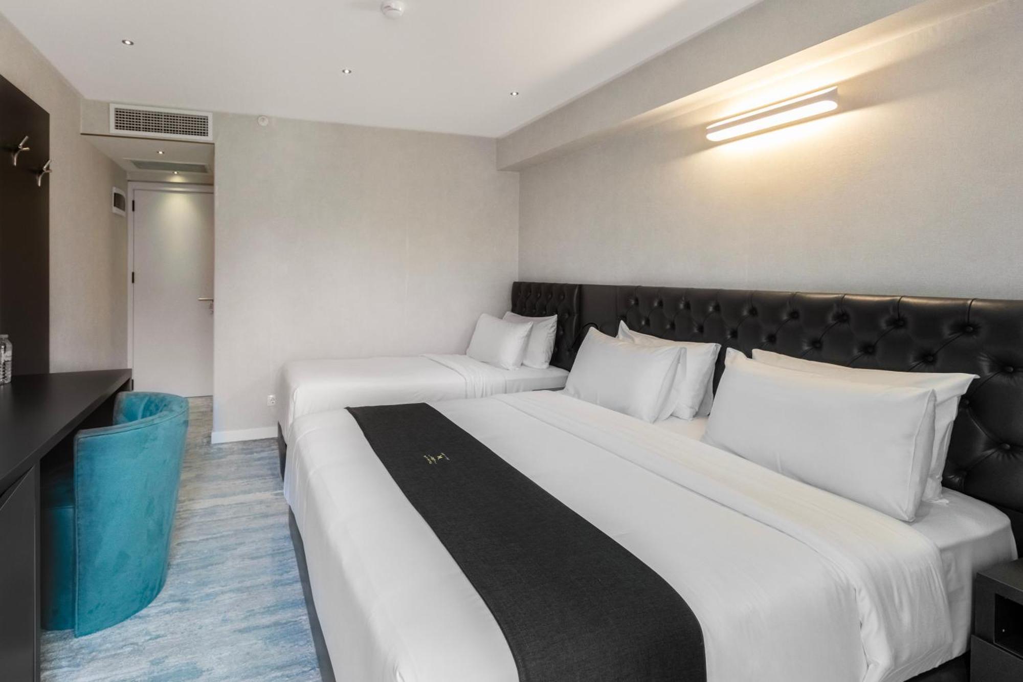 M 1 T Hotel Tbilisi Bagian luar foto