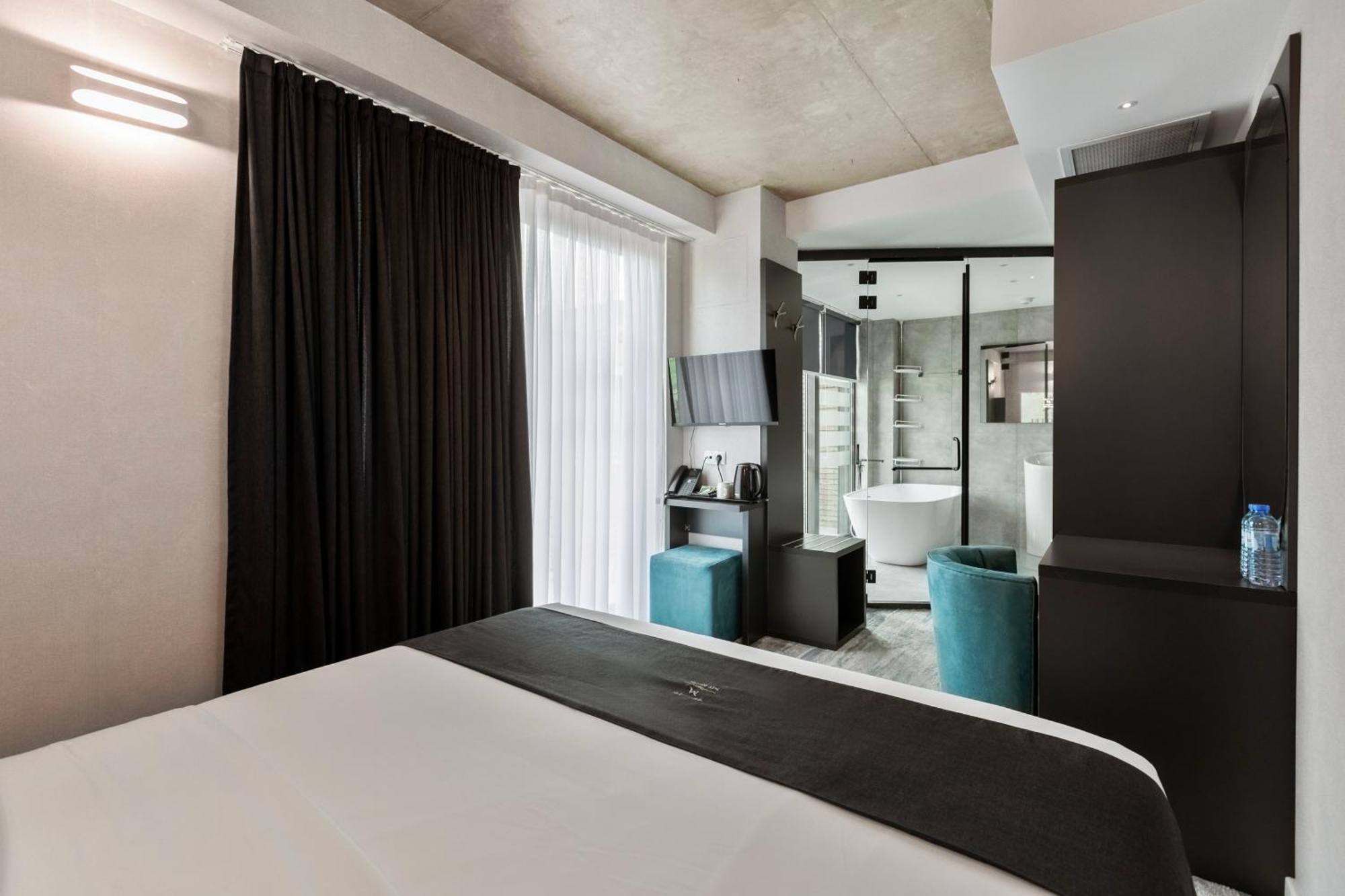 M 1 T Hotel Tbilisi Bagian luar foto