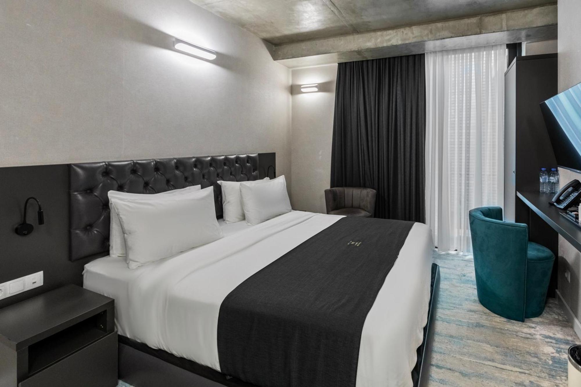 M 1 T Hotel Tbilisi Bagian luar foto