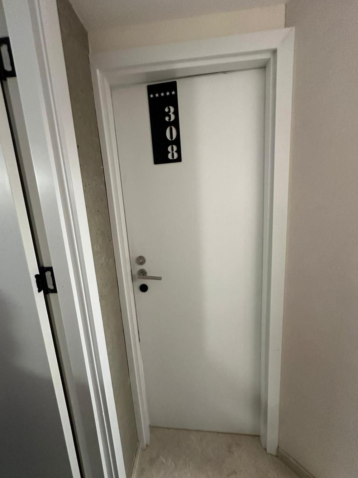 M 1 T Hotel Tbilisi Bagian luar foto